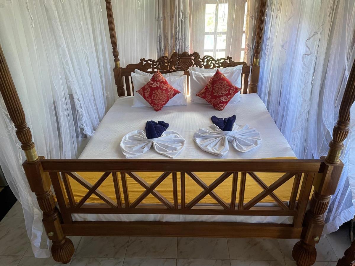Flamingo Guest House Unawatuna Bagian luar foto