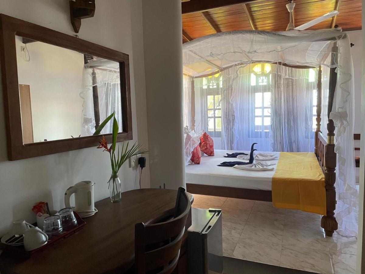 Flamingo Guest House Unawatuna Bagian luar foto